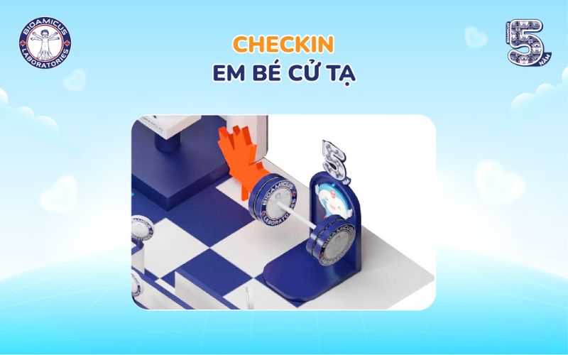 Check in em bé cử tạ