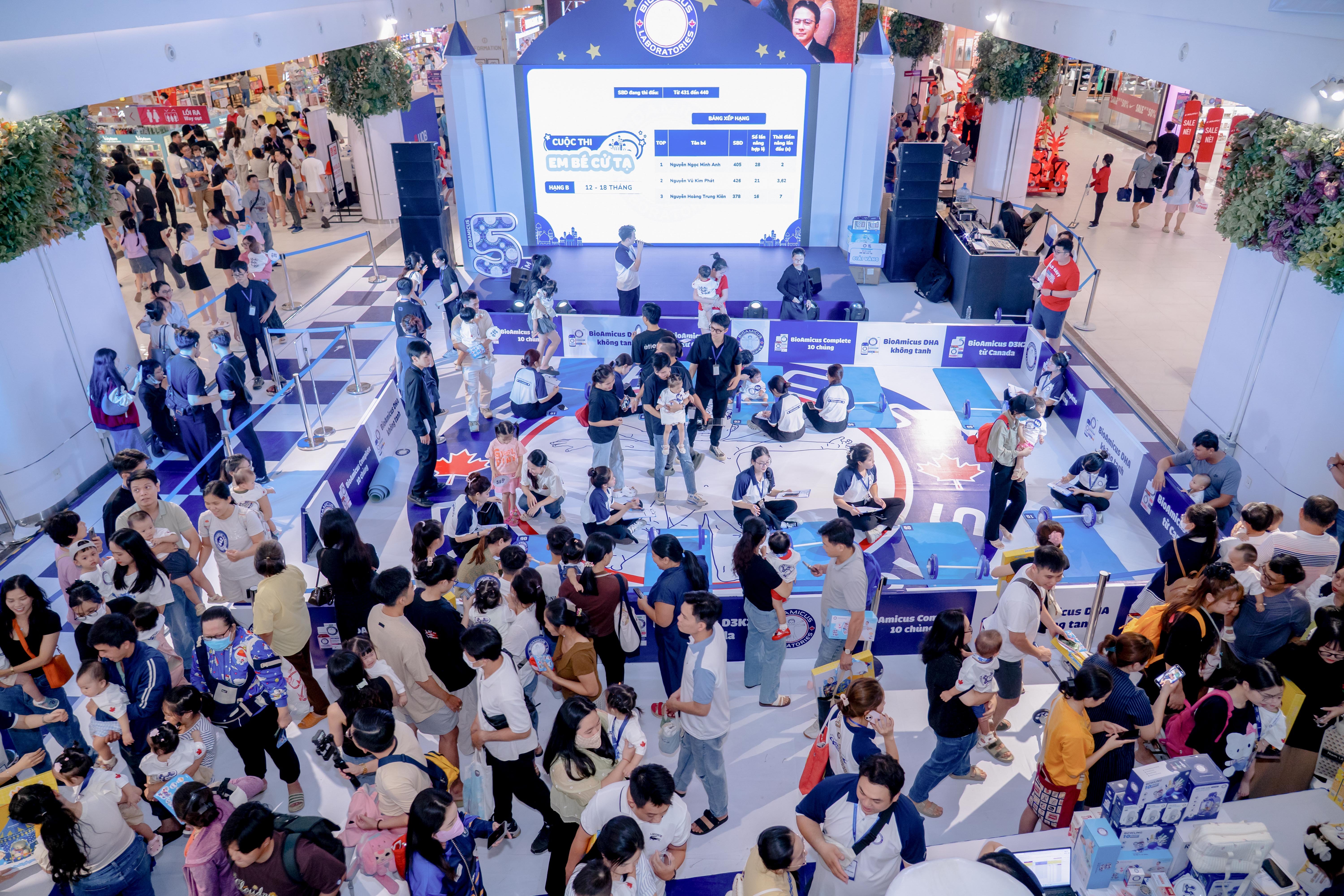 Cuộc thi Em bé cử tạ tại Giga Mall