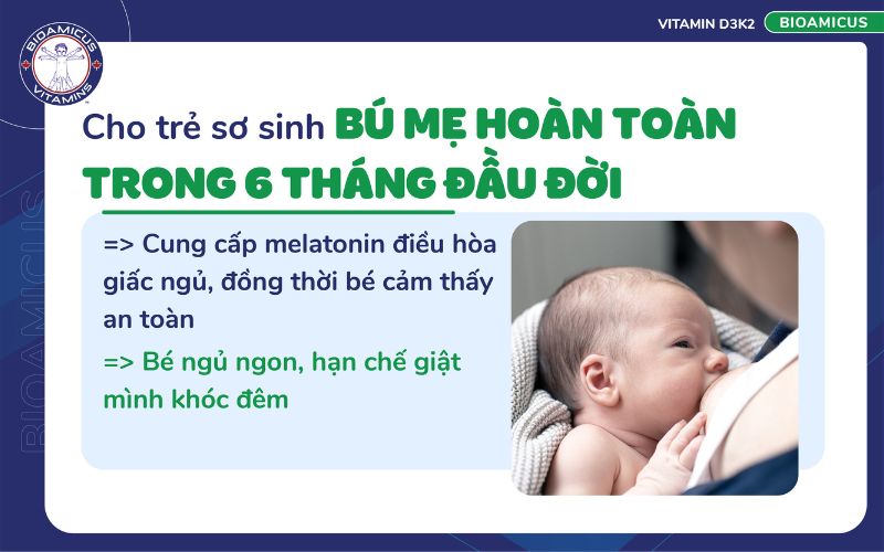 b&uacute; mẹ ho&agrave;n to&agrave;n trong 6 th&aacute;ng đầu đời hạn chế giật m&igrave;nh kh&oacute;c đ&ecirc;m
