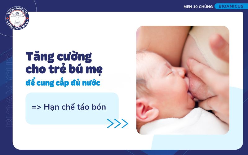 tăng cường cho trẻ b&uacute; mẹ gi&uacute;p hạn chế t&aacute;o b&oacute;n cho trẻ sơ sinh
