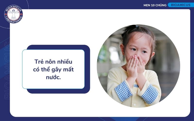 Trẻ n&ocirc;n nhiều c&oacute; thể g&acirc;y mất nước