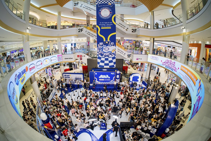 Cuộc thi Em b&eacute; cử tạ tại Festival BioAmicus DHA Kh&ocirc;ng Tanh 2026 với lượng người tham gia đ&ocirc;ng đảo