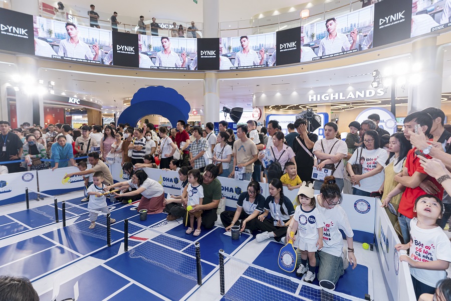 Sức n&oacute;ng tại khu vực diễn ra Giải đấu PickleBall trong khu&ocirc;n khổ Festival DHA Kh&ocirc;ng Tanh 2026