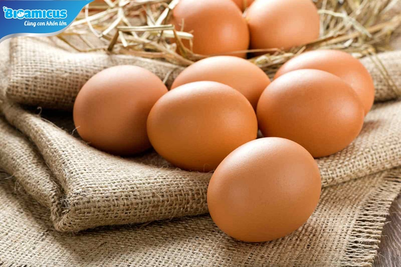 Ăn gì cho trẻ tăng chiều cao - trứng gà