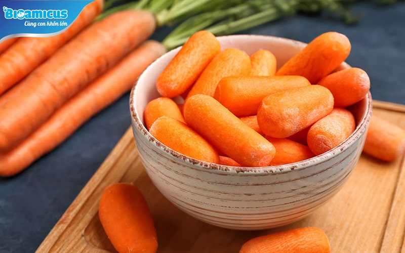 mẹo trị rối loạn tiêu hóa ở trẻ là cà rốt