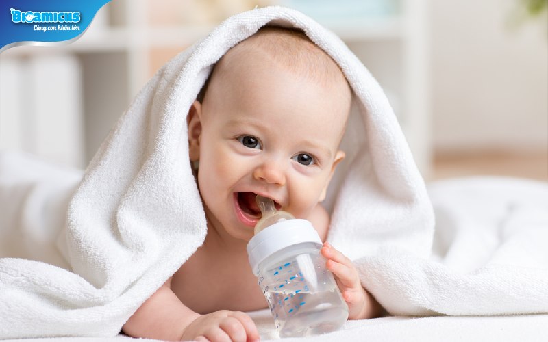 Bù nước cho trẻ tiêu chảy cấp